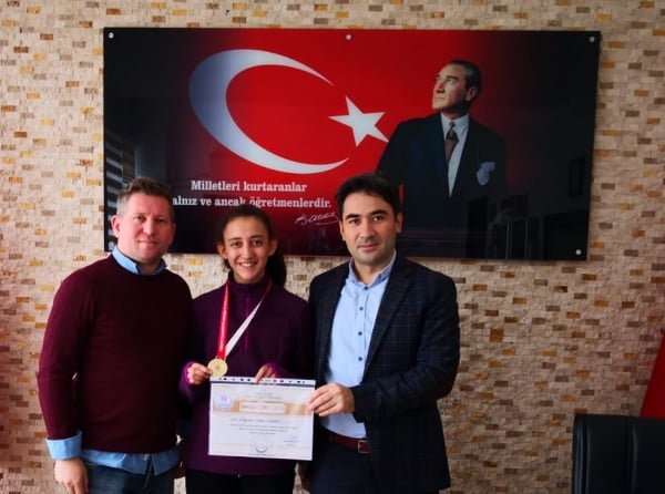 Badminton İç Anadolu Bölge Şampiyonası´nda 1. olduk.