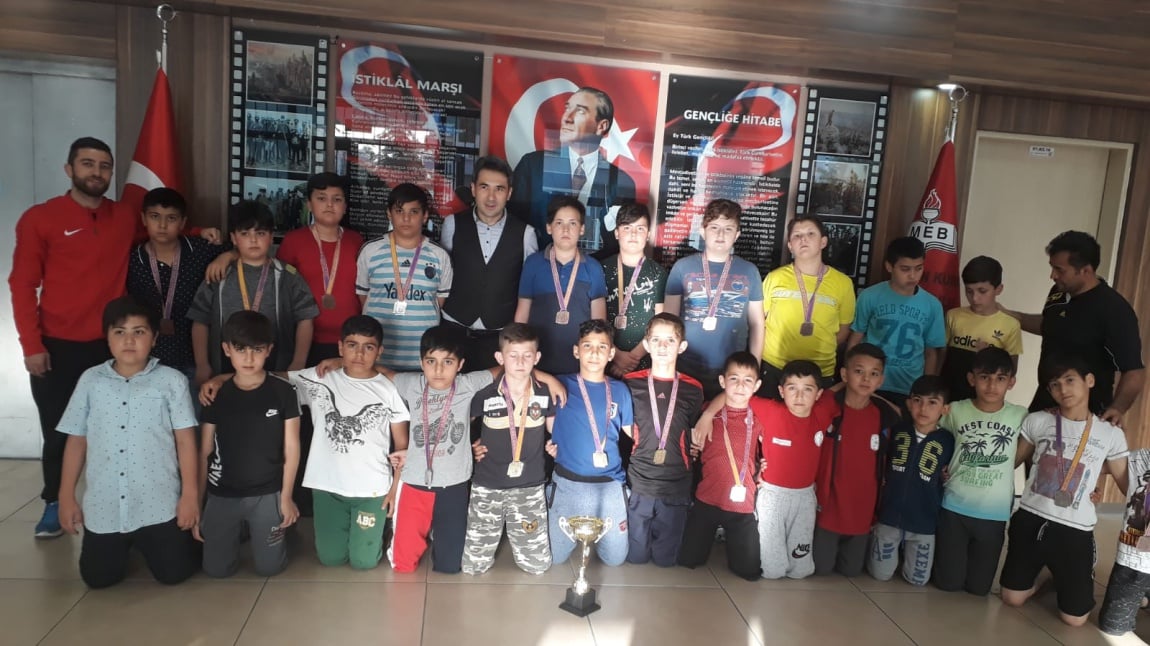 Minik (11-12 yaş) güreş takımımız da Ankara Şampiyonu (28.05.2019)